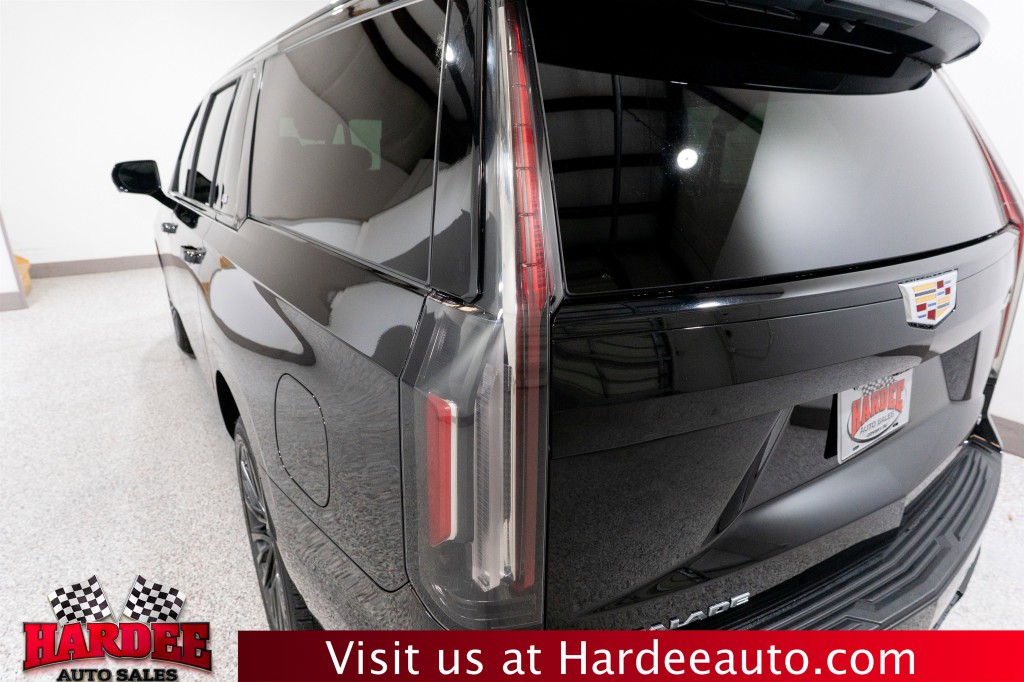 2023 Cadillac Escalade Image 9