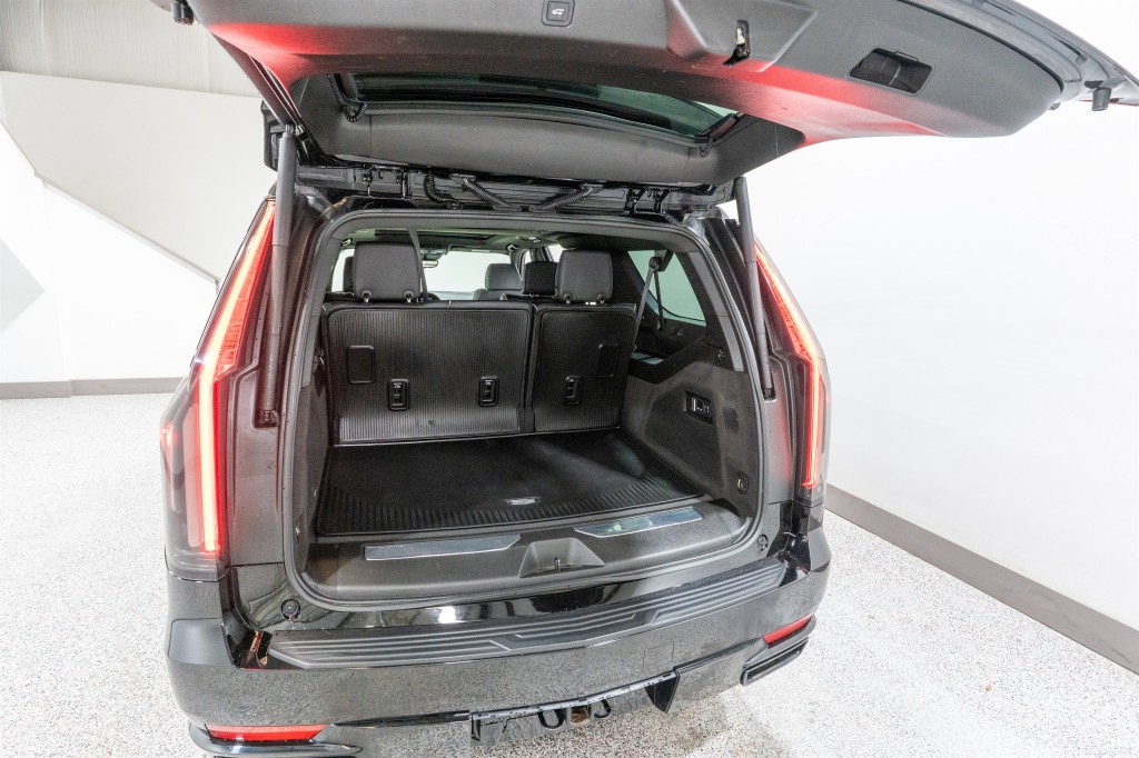2023 Cadillac Escalade Image 40