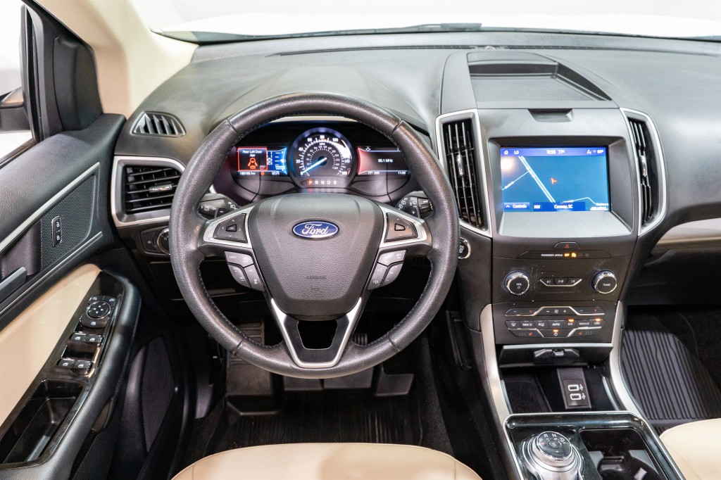 2020 Ford Edge Image 11