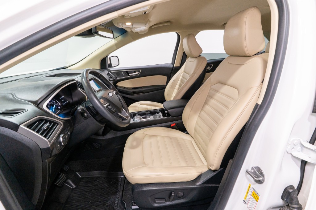 2020 Ford Edge Image 15