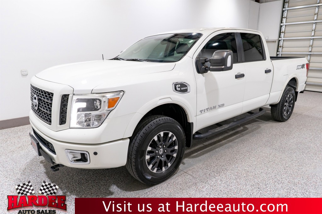 2019 Nissan Titan Image 2
