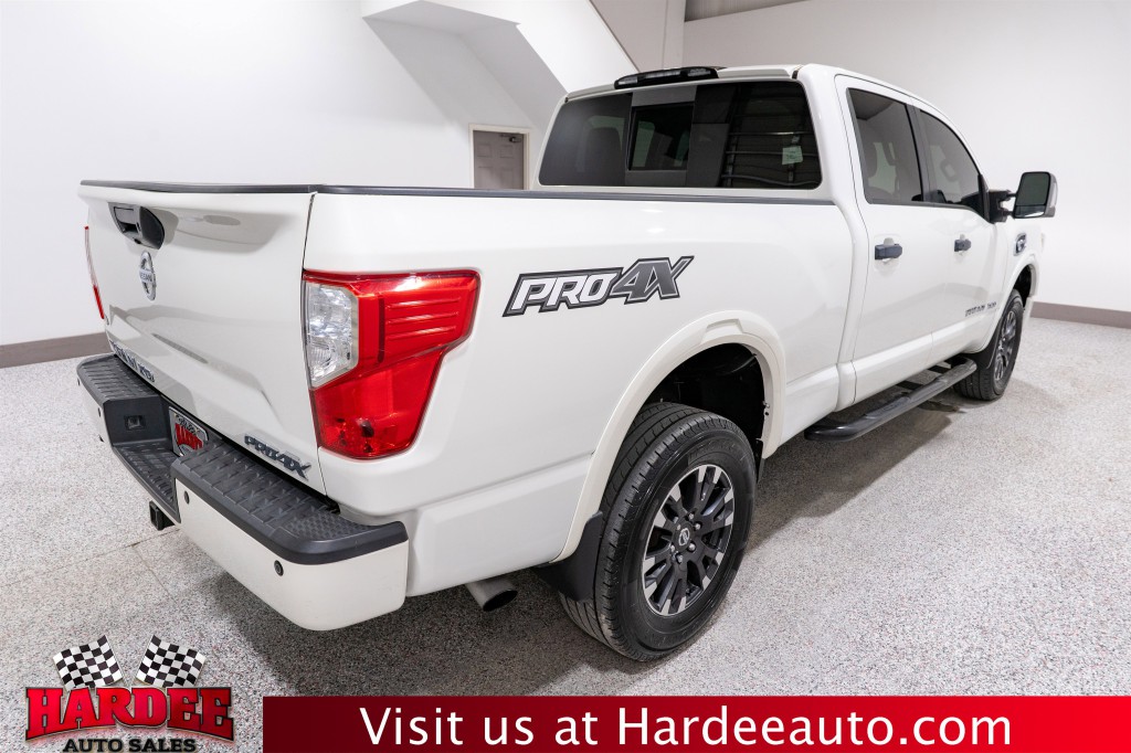 2019 Nissan Titan Image 5