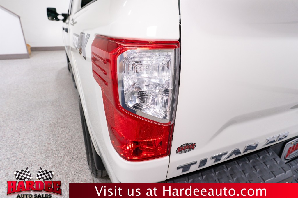 2019 Nissan Titan Image 9