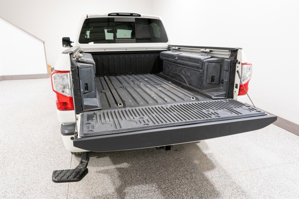2019 Nissan Titan Image 11