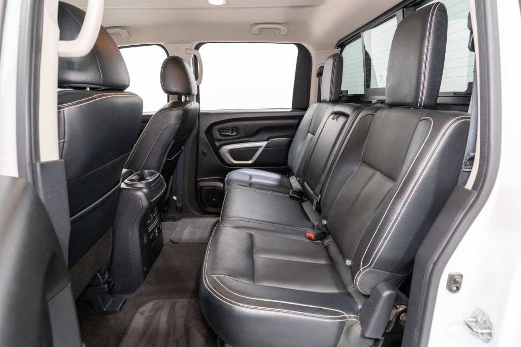 2019 Nissan Titan Image 36