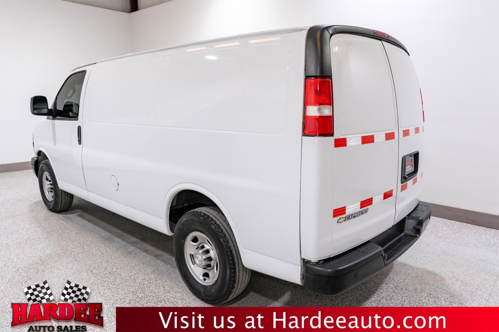 2021 Chevrolet Express Image 3