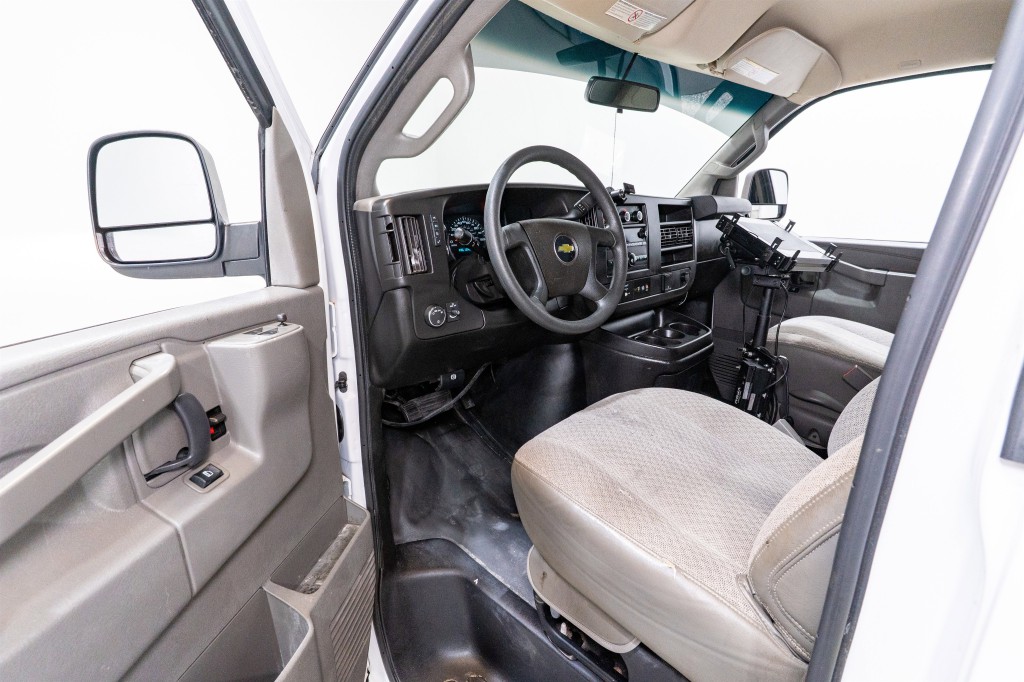 2021 Chevrolet Express Image 14