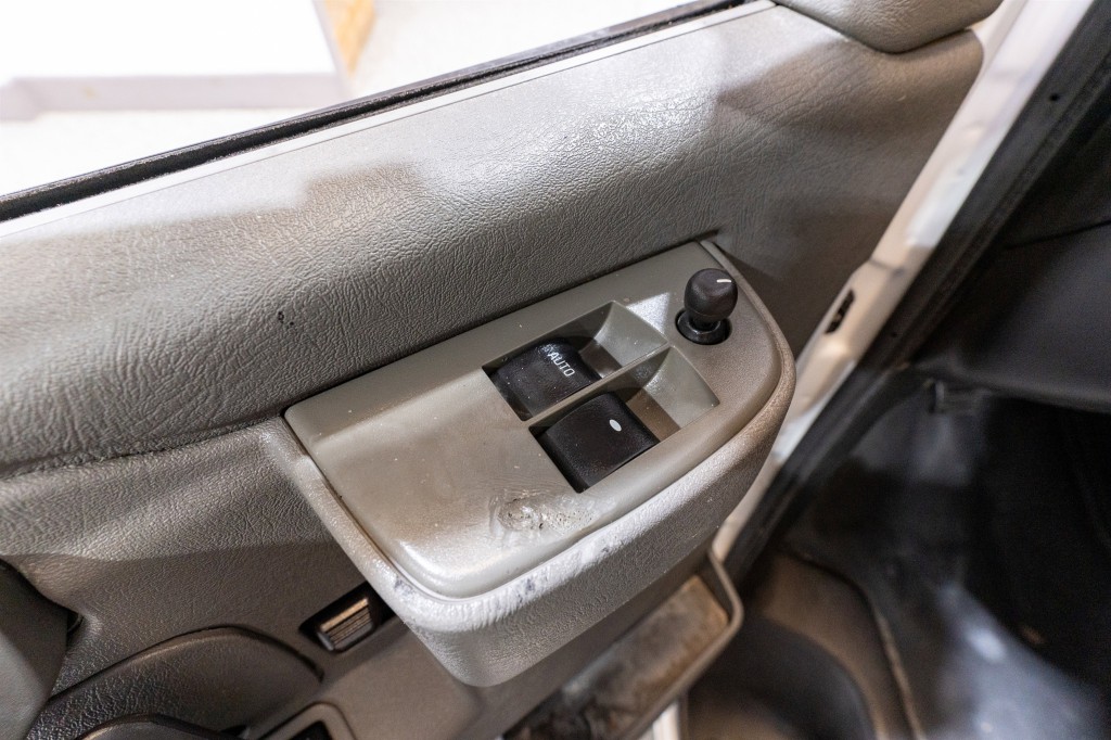 2021 Chevrolet Express Image 15