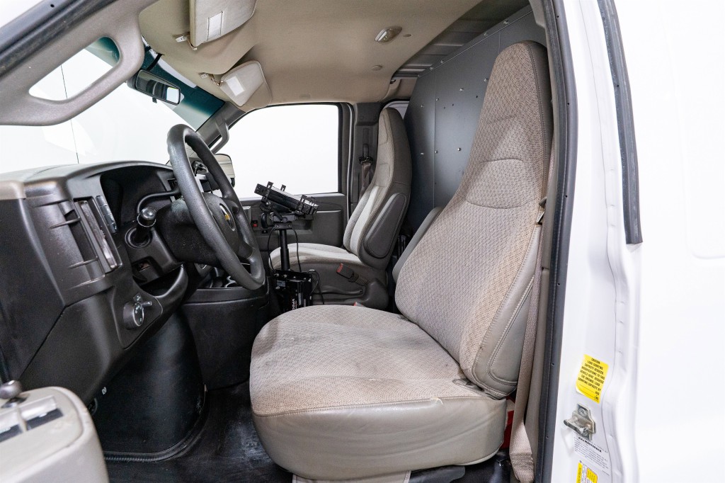 2021 Chevrolet Express Image 17