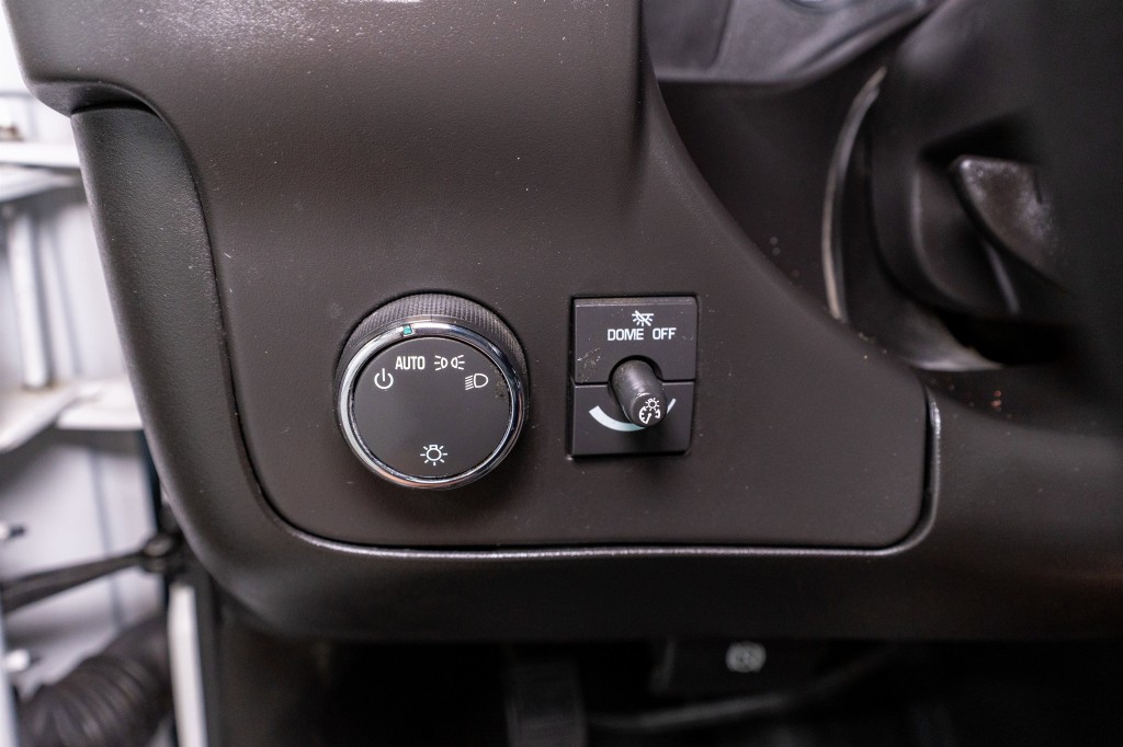 2021 Chevrolet Express Image 27