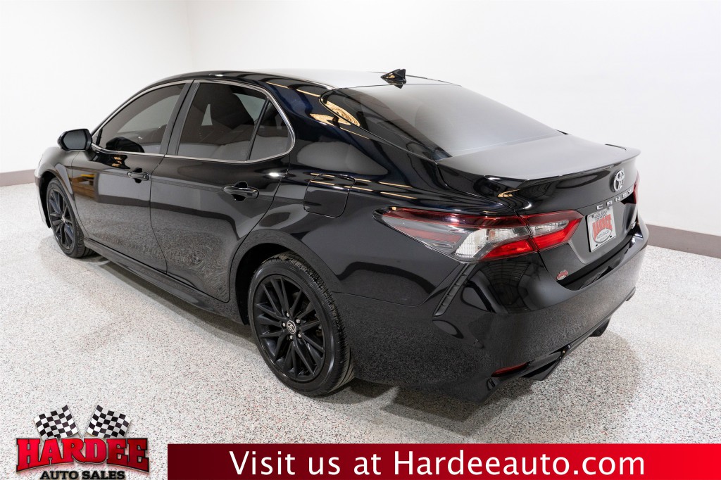 2021 Toyota Camry Image 3