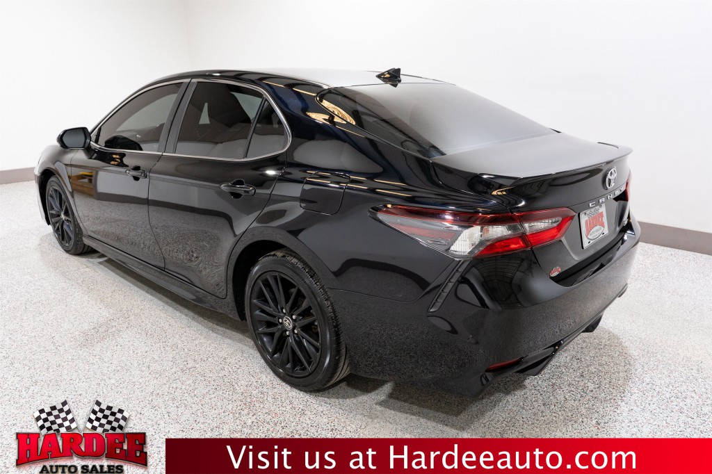 2021 Toyota Camry Image 3