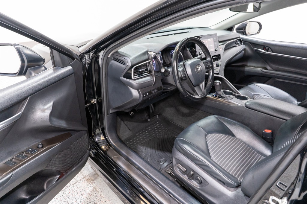 2021 Toyota Camry Image 12