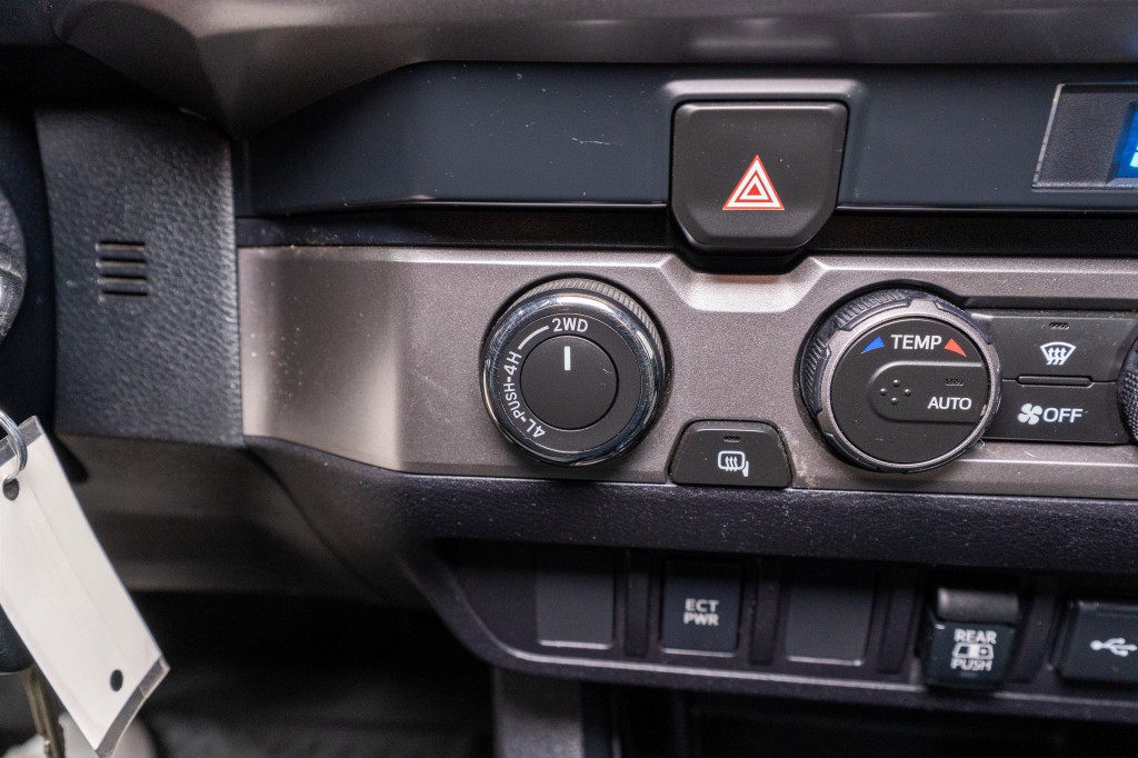 2021 Toyota Tacoma Image 21