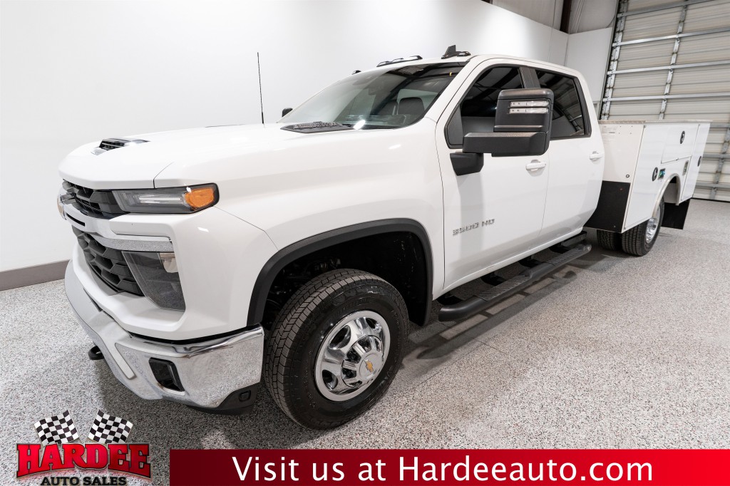 2024 Chevrolet Silverado 1500 Image 2