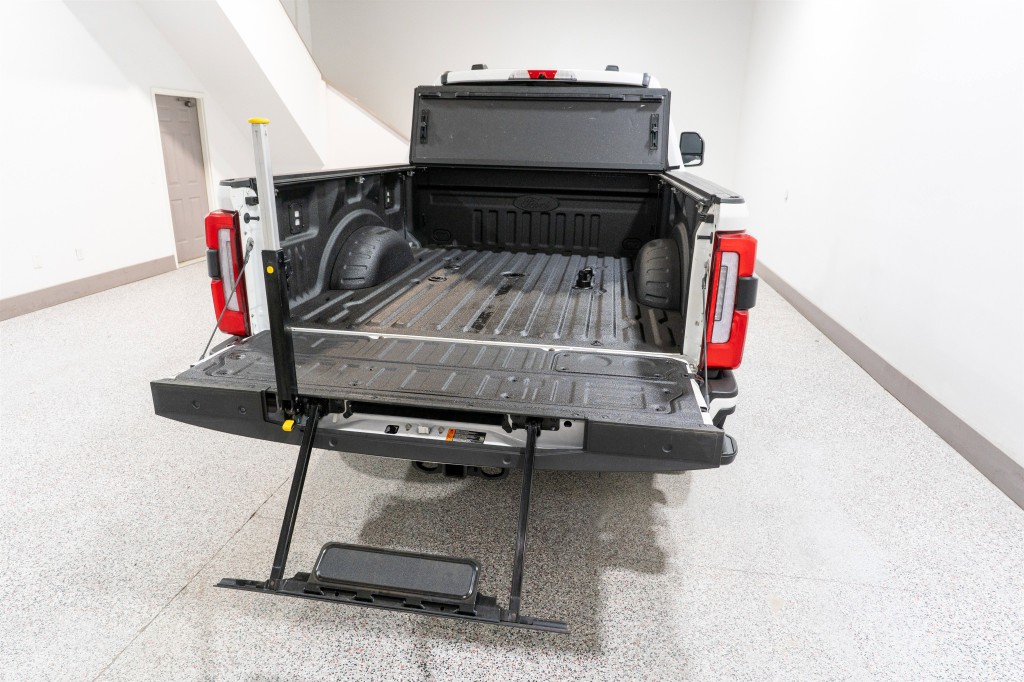 2024 Ford F-350 Image 12