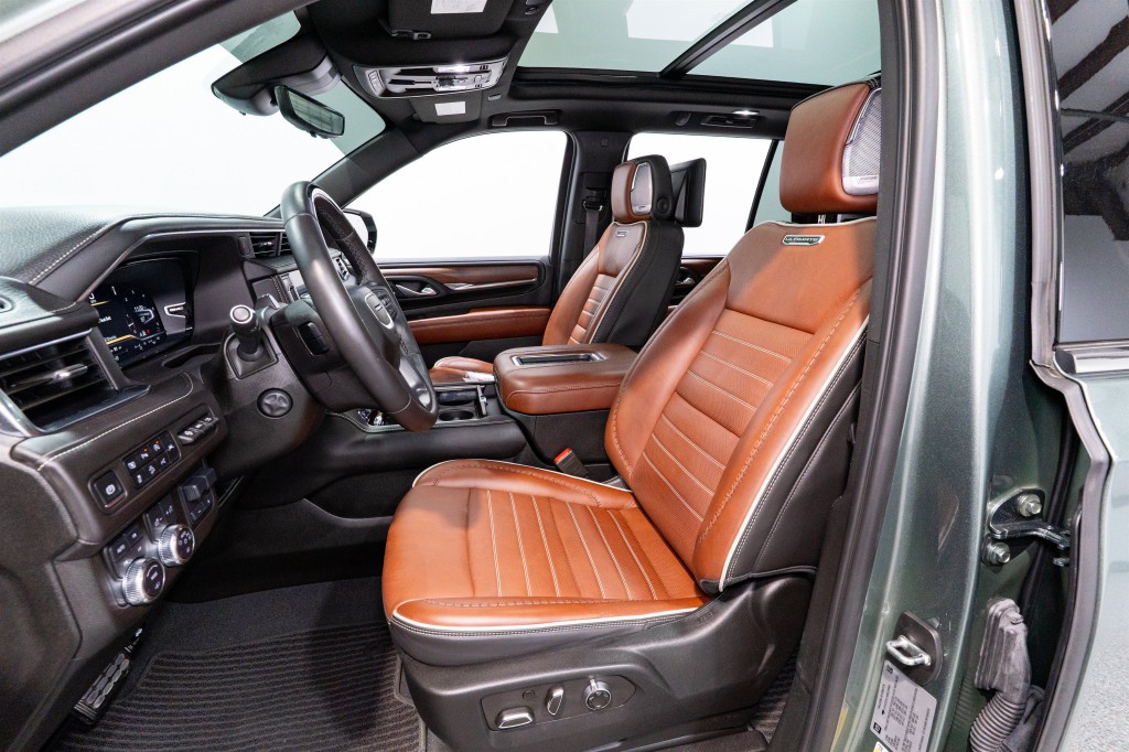 2024 GMC Yukon Image 16