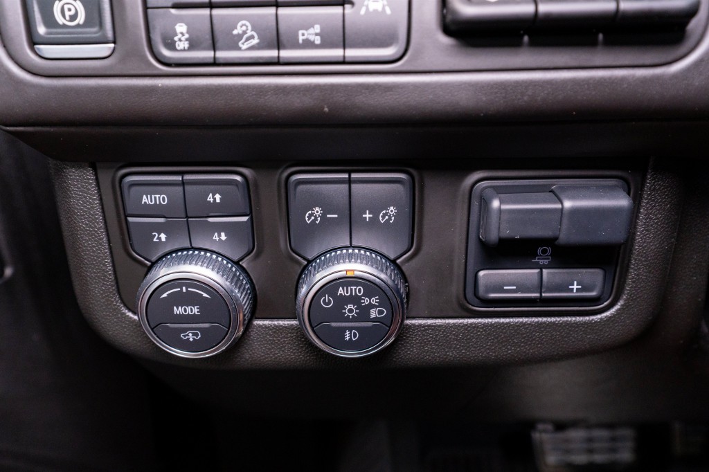 2024 GMC Yukon Image 33