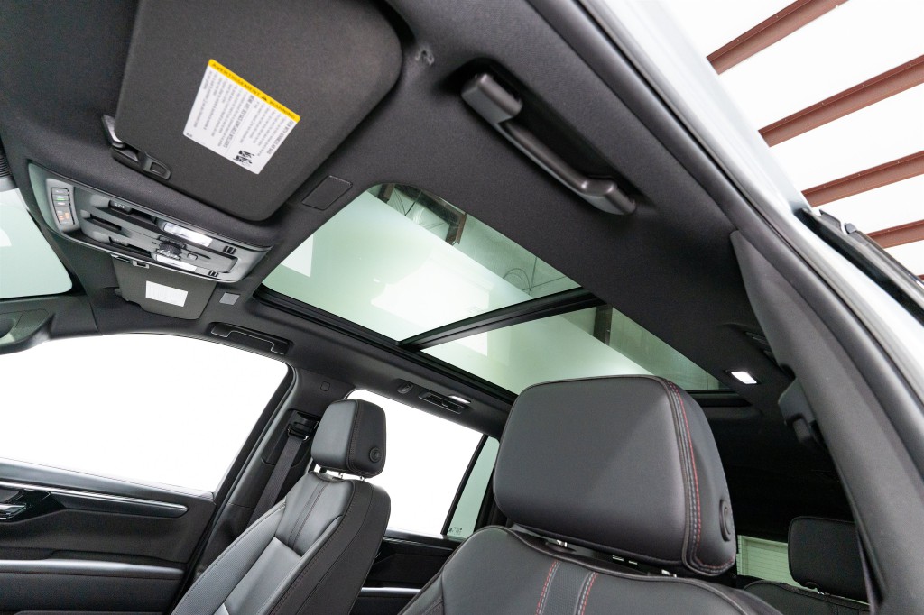 2025 Chevrolet Suburban Image 17