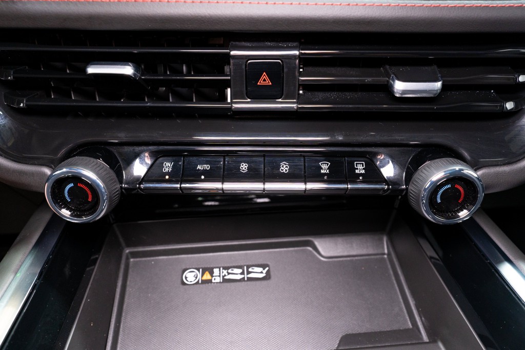 2025 Chevrolet Suburban Image 23