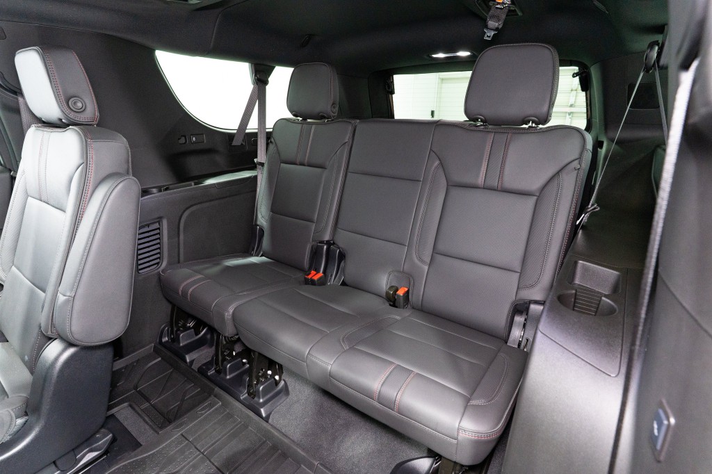 2025 Chevrolet Suburban Image 33