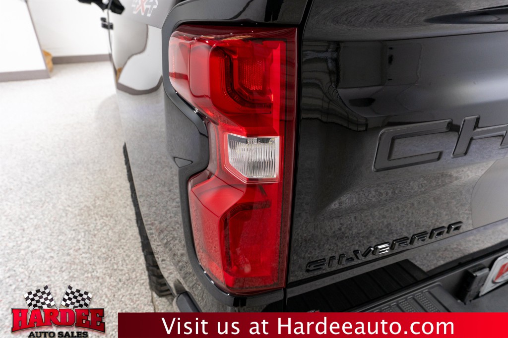 2025 Chevrolet Silverado 1500 Image 9