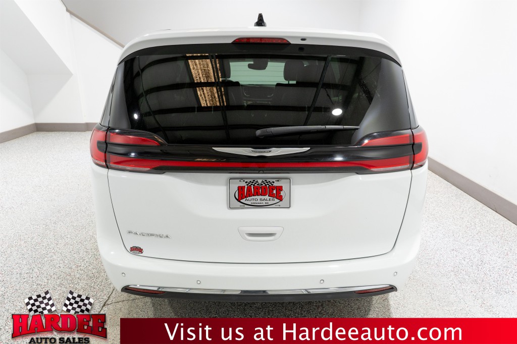 2023 Chrysler Pacifica Image 4