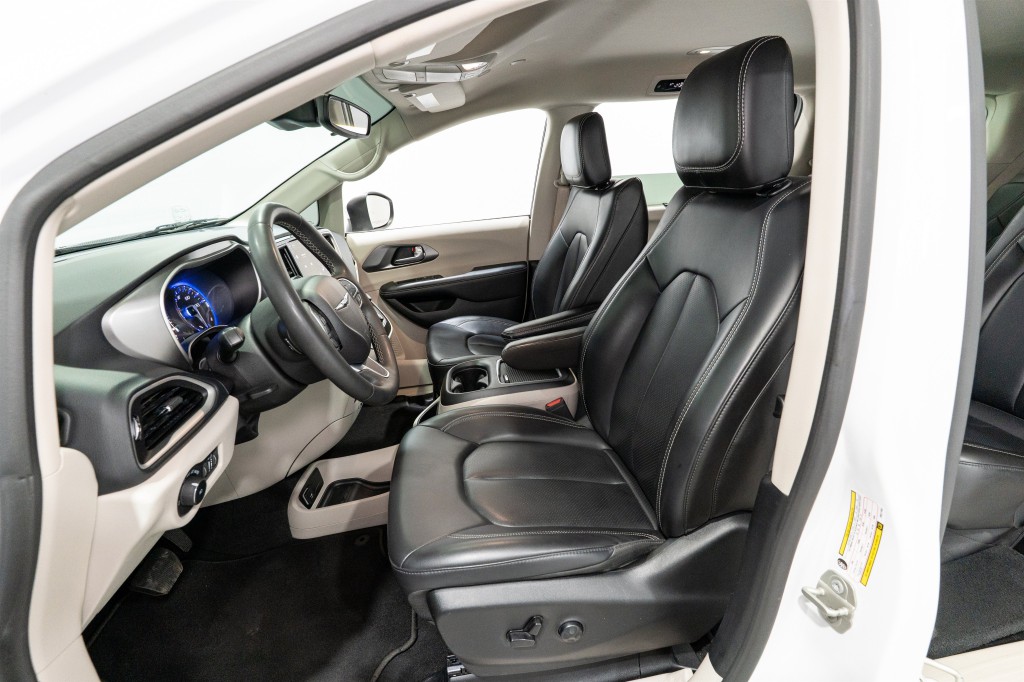 2023 Chrysler Pacifica Image 15
