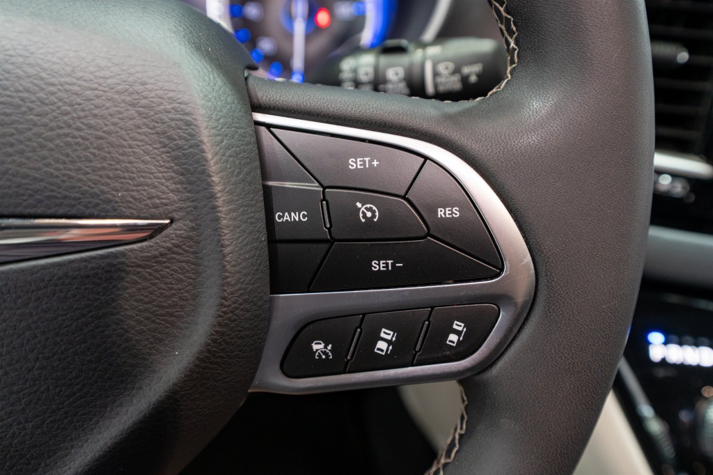 2023 Chrysler Pacifica Image 24