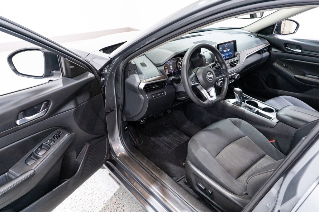 2024 Nissan Altima Image 12