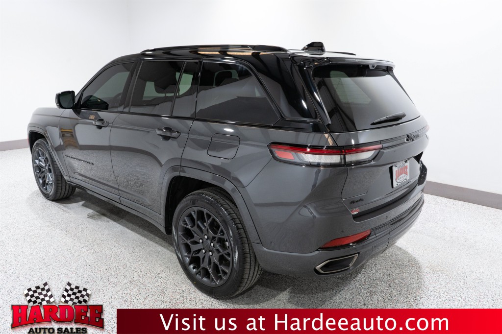 2025 Jeep Grand Cherokee Image 3
