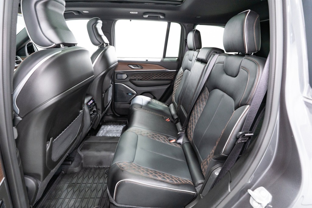 2025 Jeep Grand Cherokee Image 34