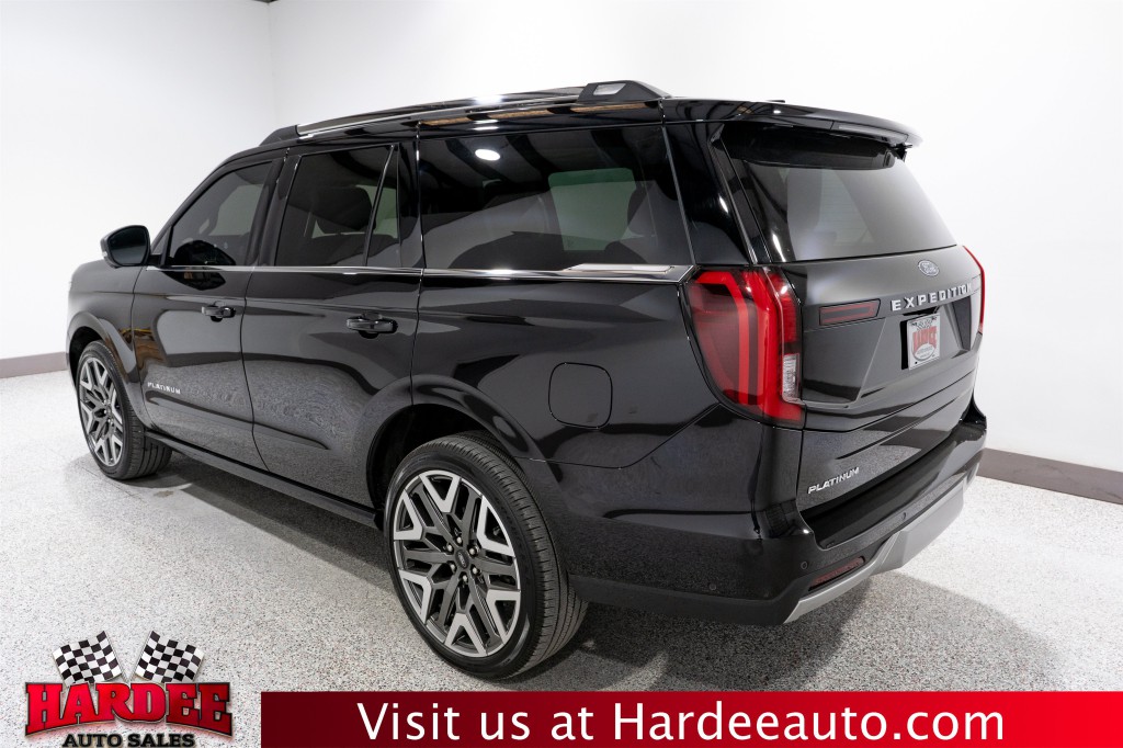 2025 Ford Expedition Image 3