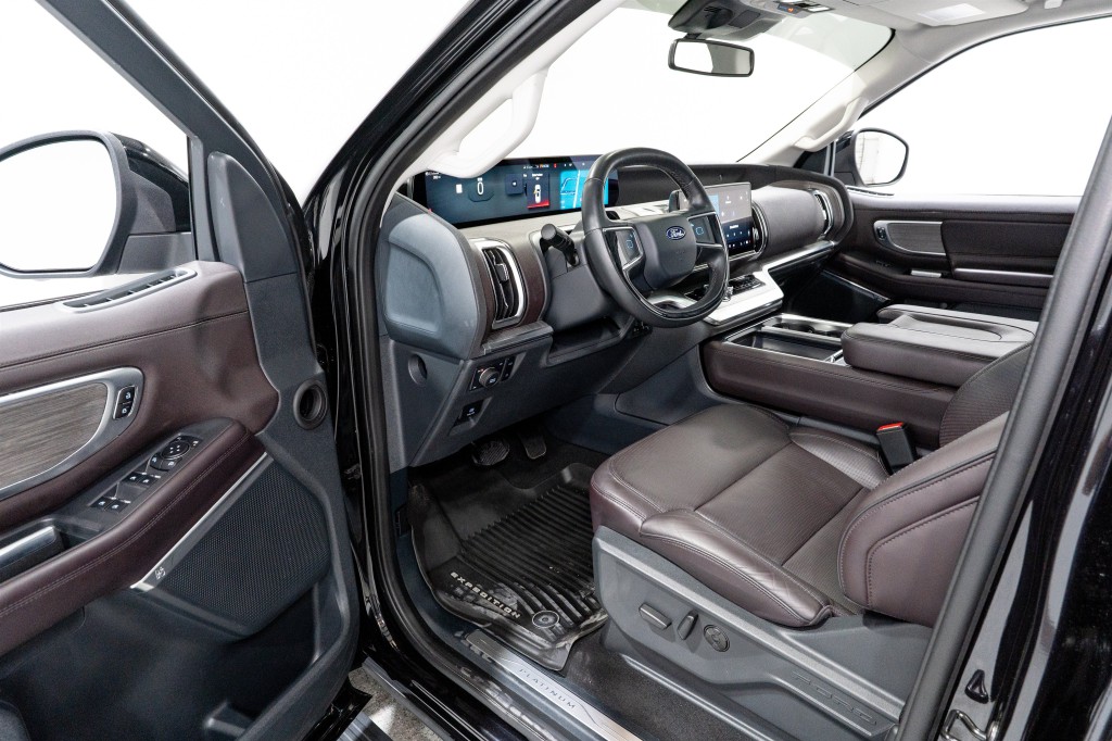 2025 Ford Expedition Image 13