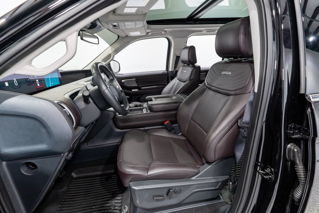 2025 Ford Expedition Image 16