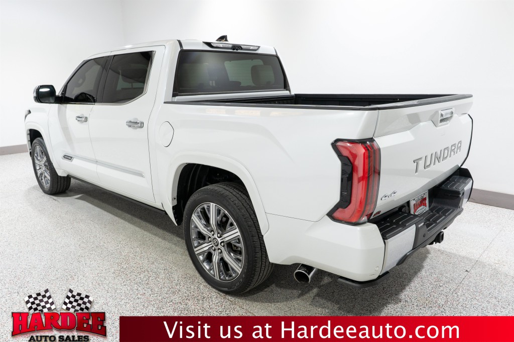 2023 Toyota Tundra Image 3