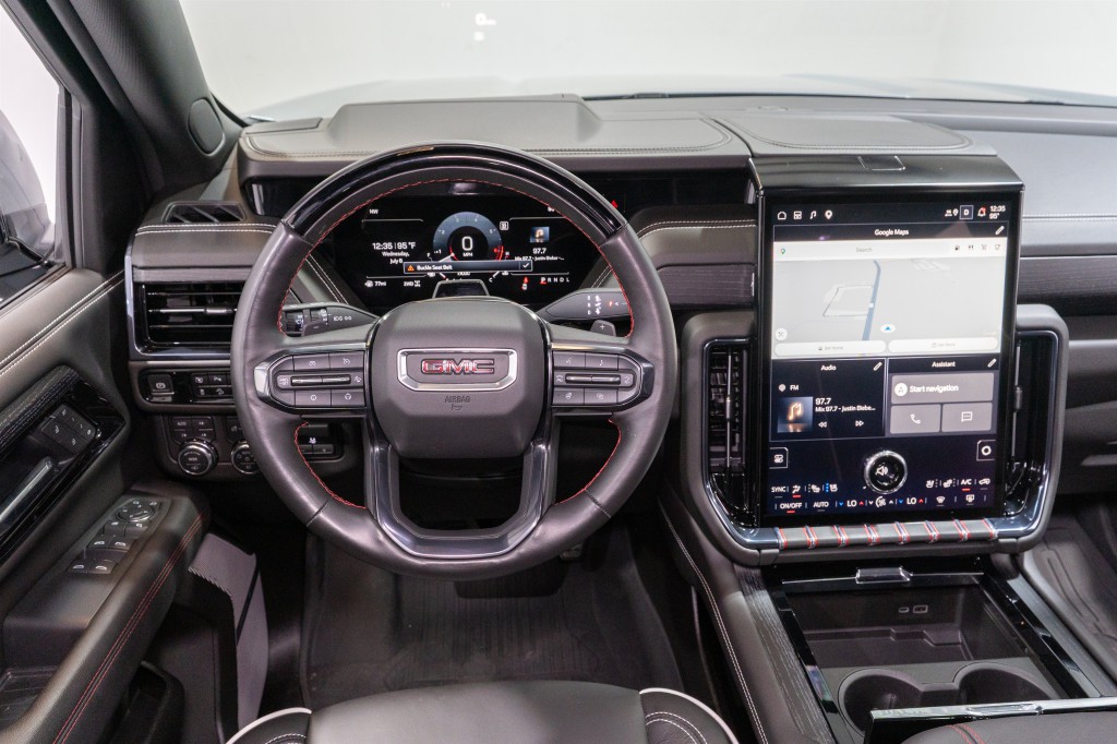 2025 GMC Yukon Image 12