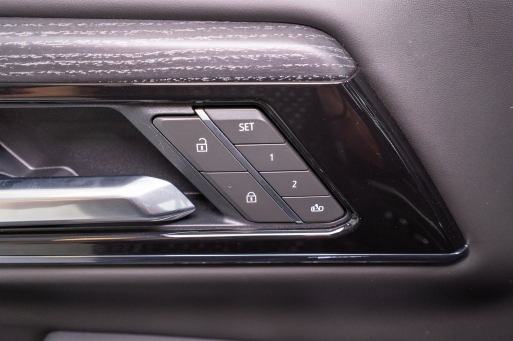 2025 GMC Yukon Image 15