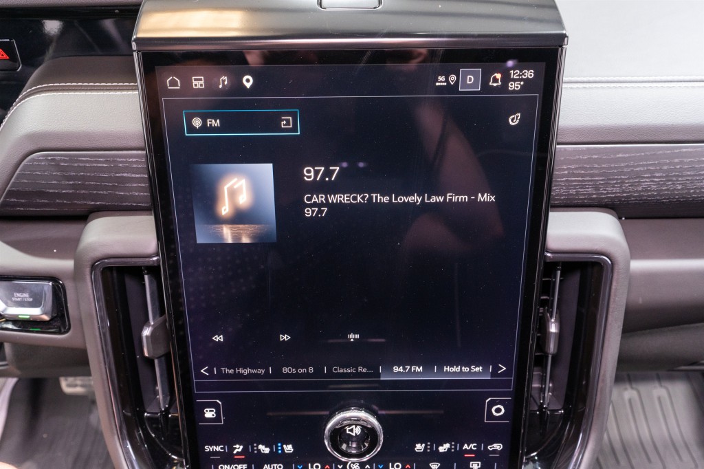2025 GMC Yukon Image 22