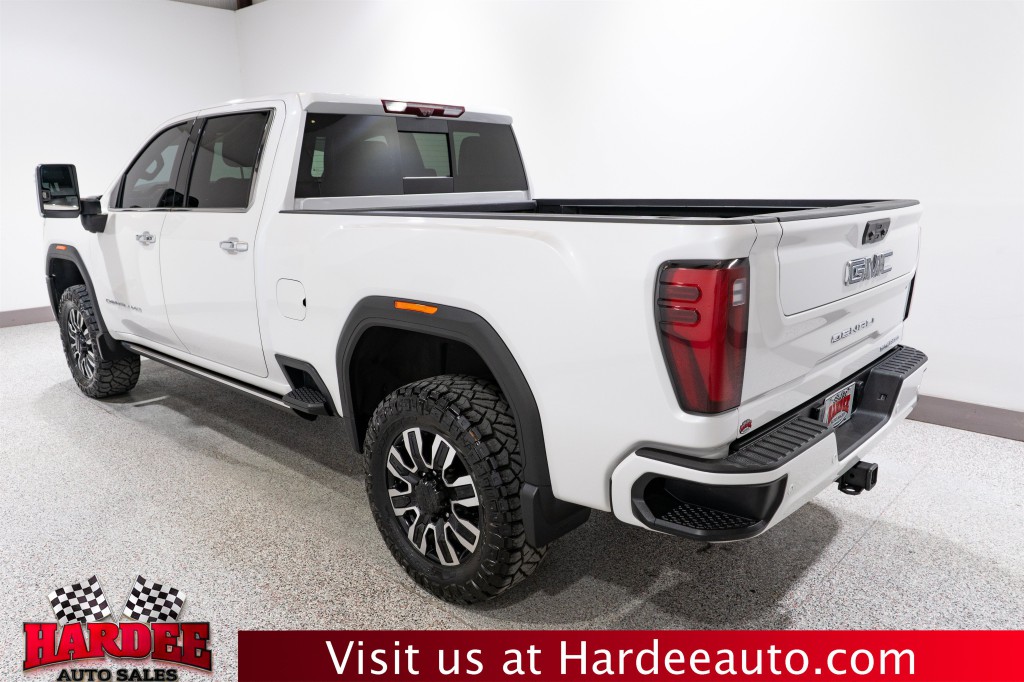 2024 GMC Sierra 2500 Image 3
