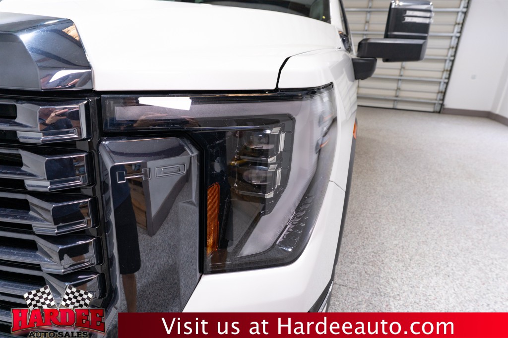 2024 GMC Sierra 2500 Image 8