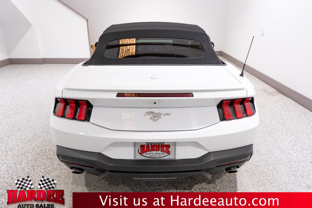 2024 Ford Mustang Image 8