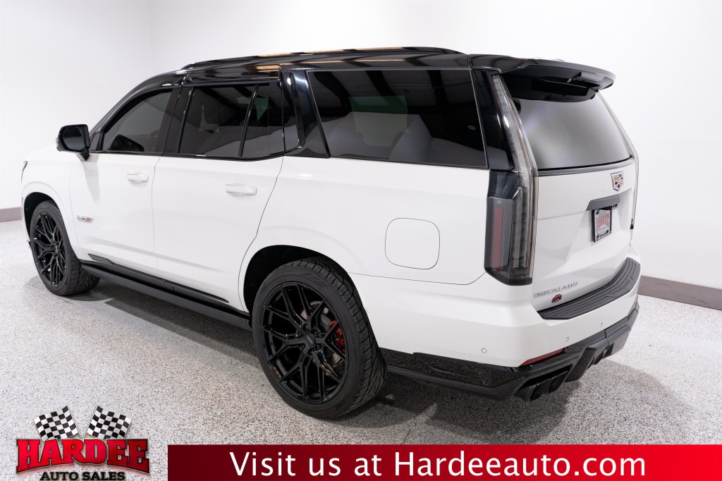 2025 Cadillac Escalade Image 3