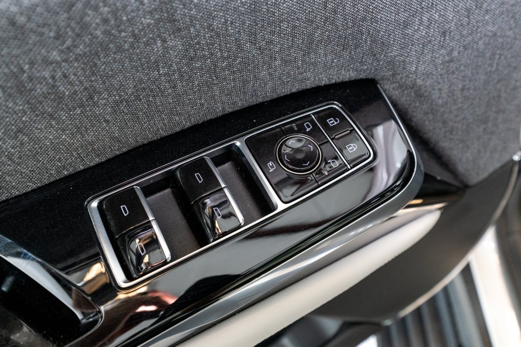 2025 Cadillac Escalade Image 14