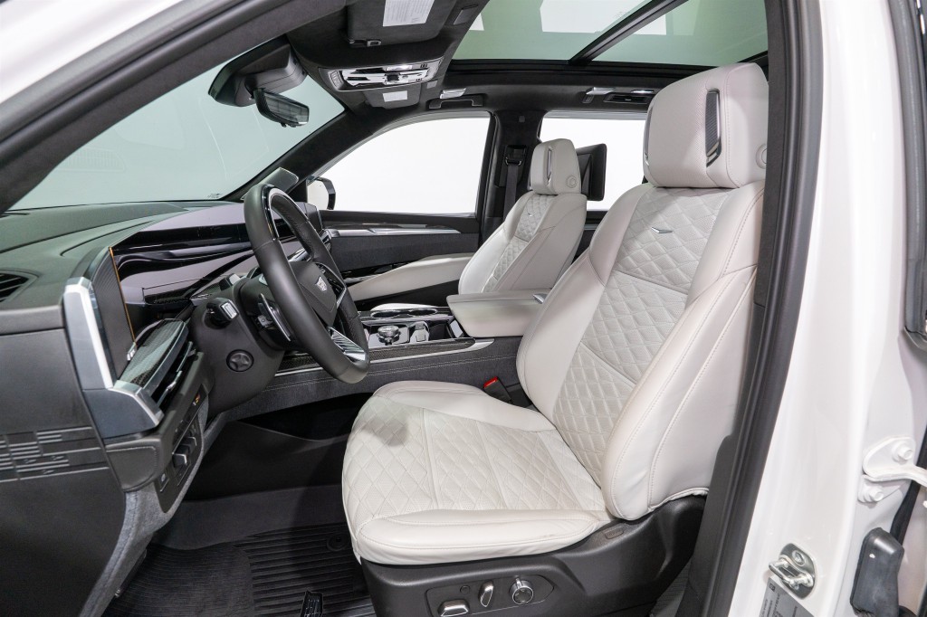 2025 Cadillac Escalade Image 15