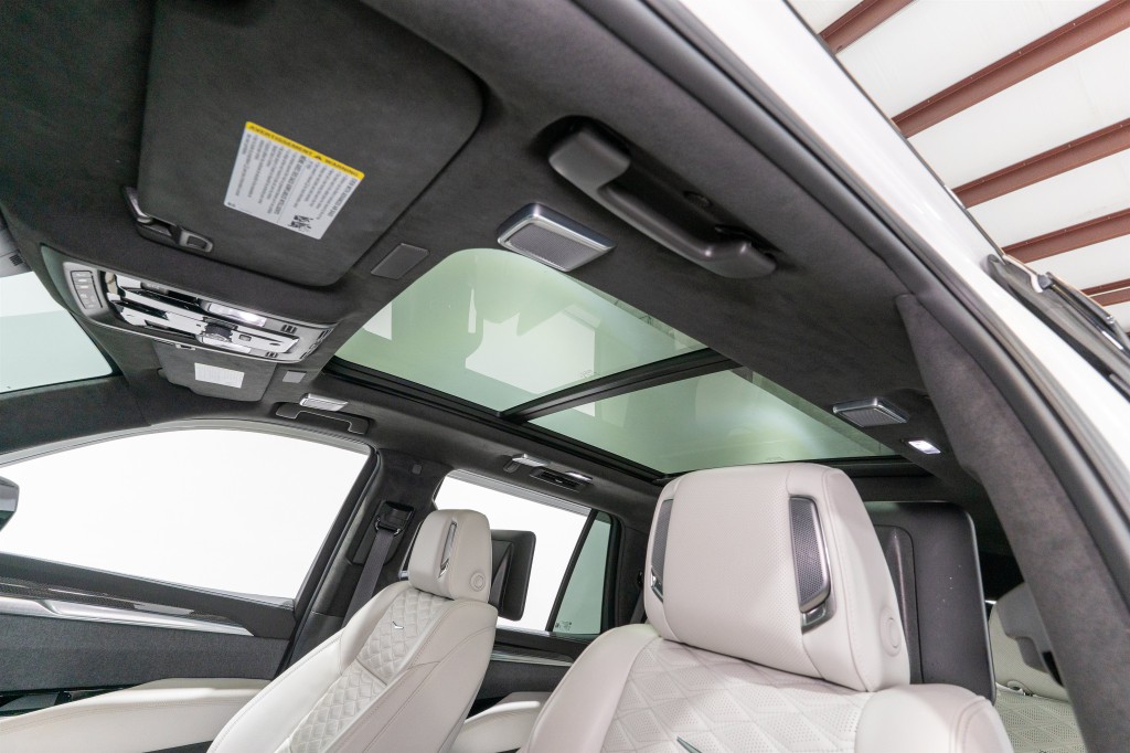 2025 Cadillac Escalade Image 16