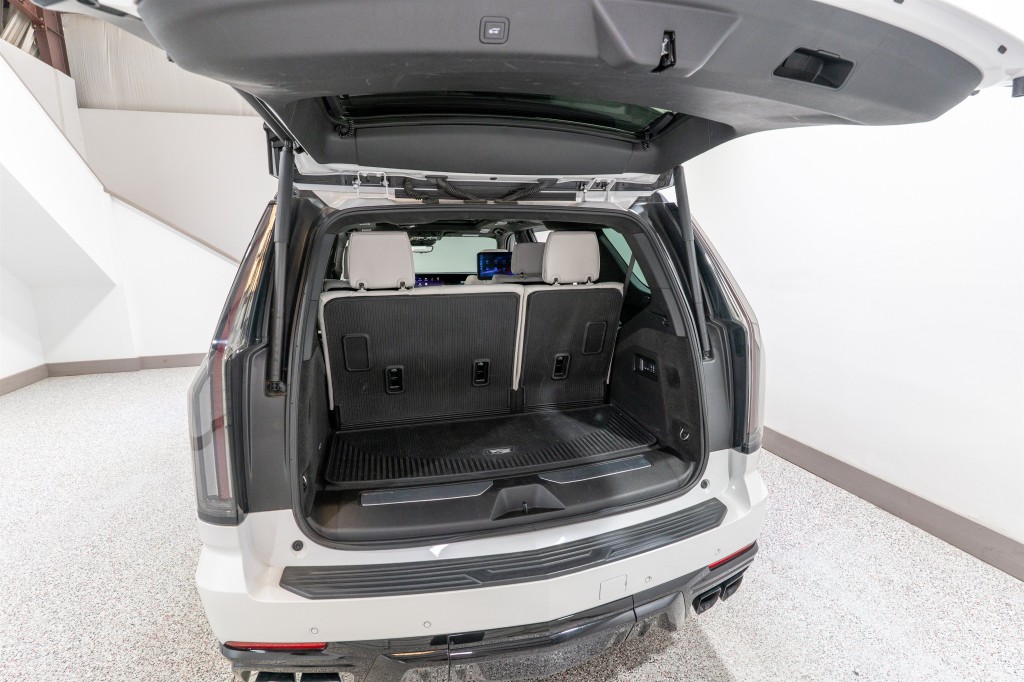 2025 Cadillac Escalade Image 39