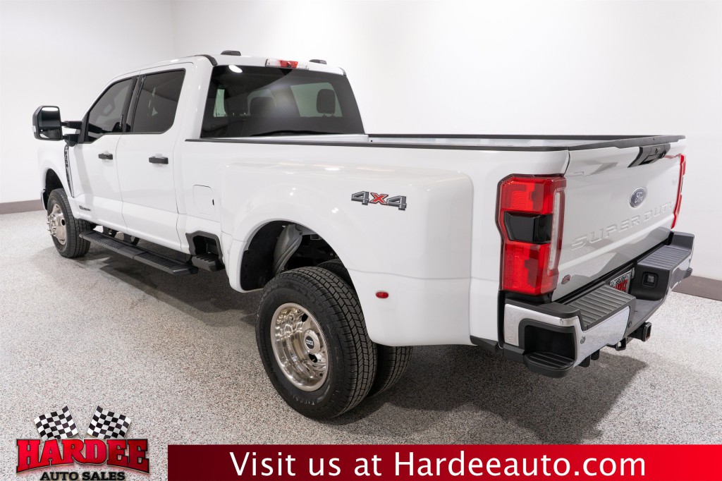 2023 Ford F-350 Image 3