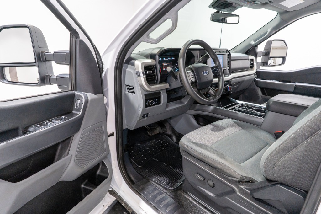2023 Ford F-350 Image 15