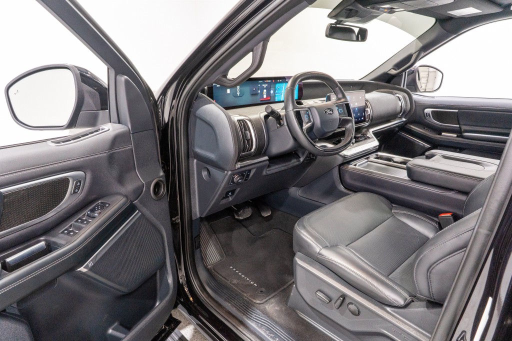 2025 Ford Expedition Image 13